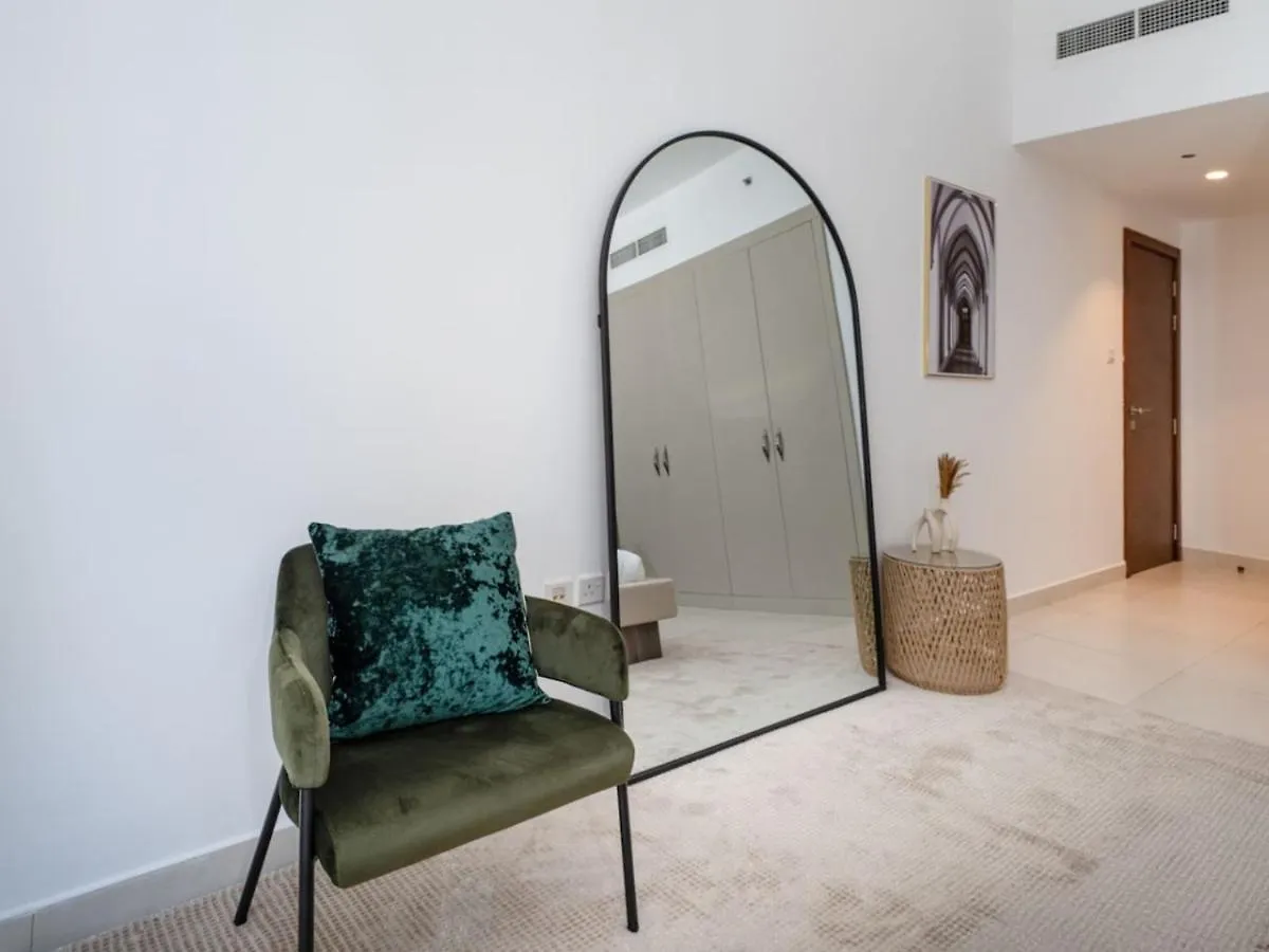 Chic 1 Bed Getaway In Al Jaddaf Easy City Access Dubai